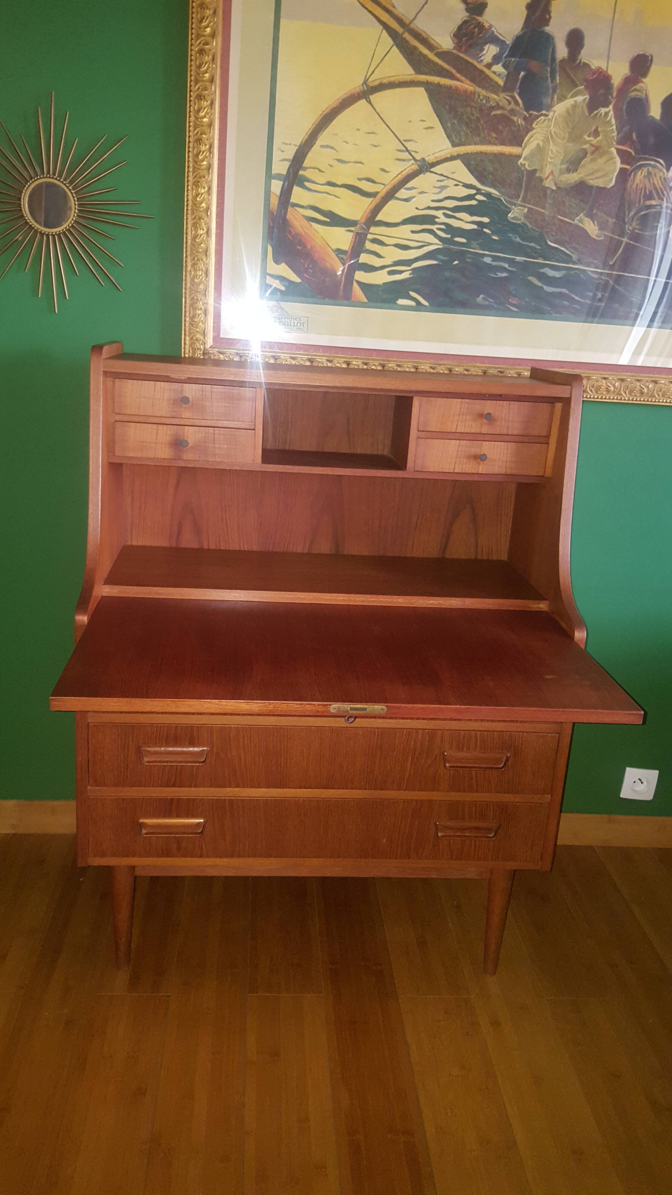 Secretary Gunnard Nielsen Tibergaard in teck