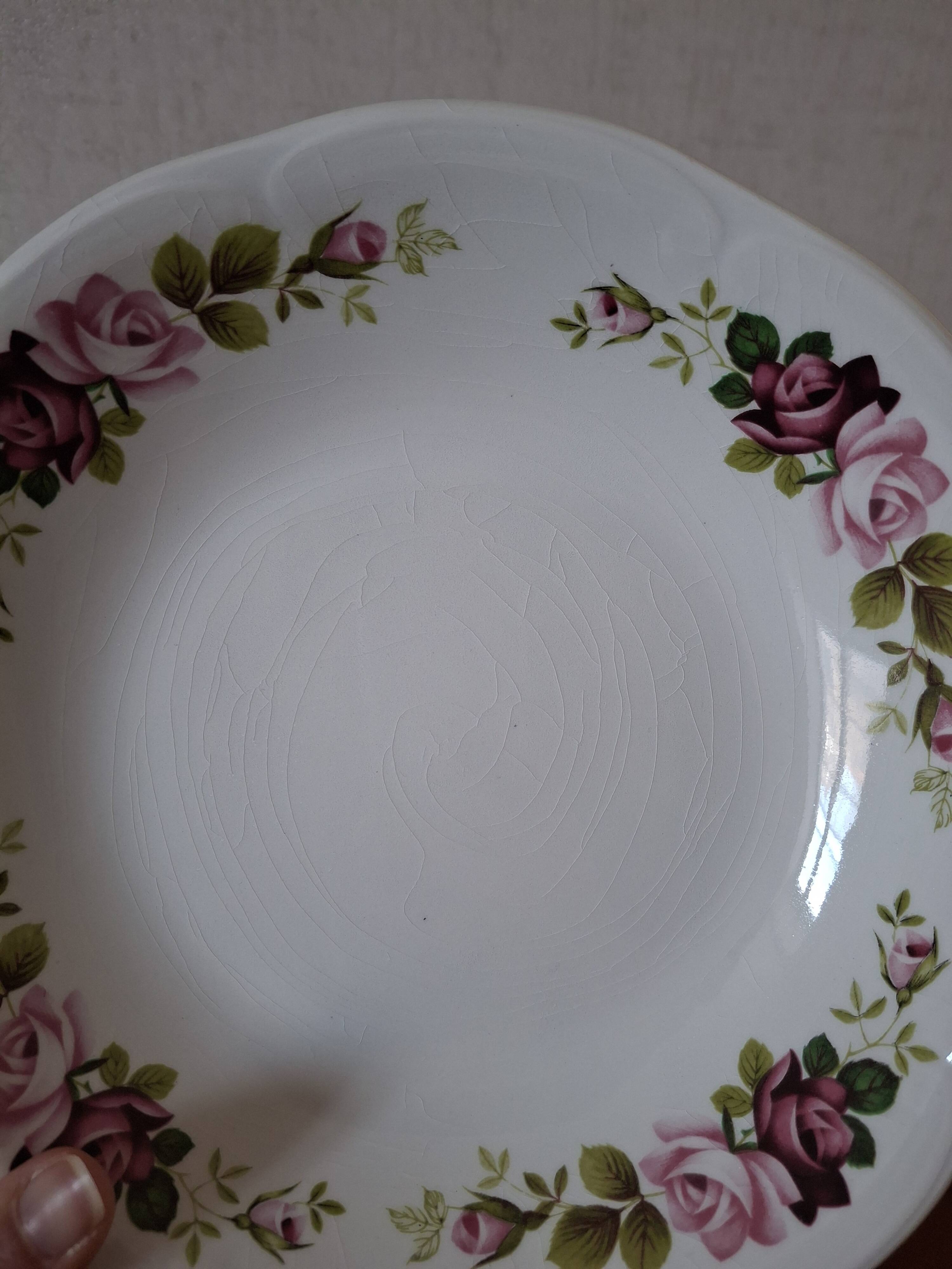 Vintage tableware service in Gien earthenware, "Champs" model with roses – An