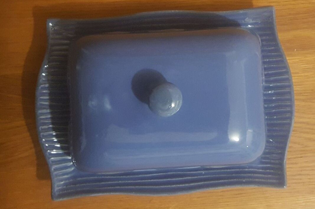 Butter maker in blue ceramic fish pattern