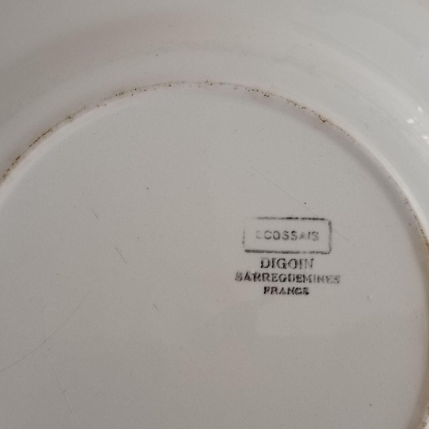 Set of 2 mismatched iron earth plates Digoin