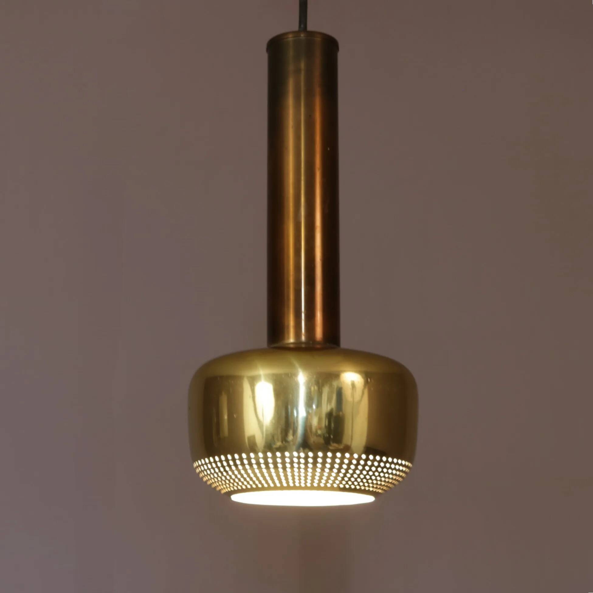 1950s VL56 lamp in brass / Vilhelm Lauritzen / Louis Poulsen, Denmark