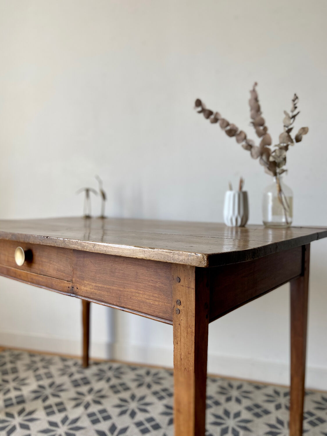 Farmhouse / antique table