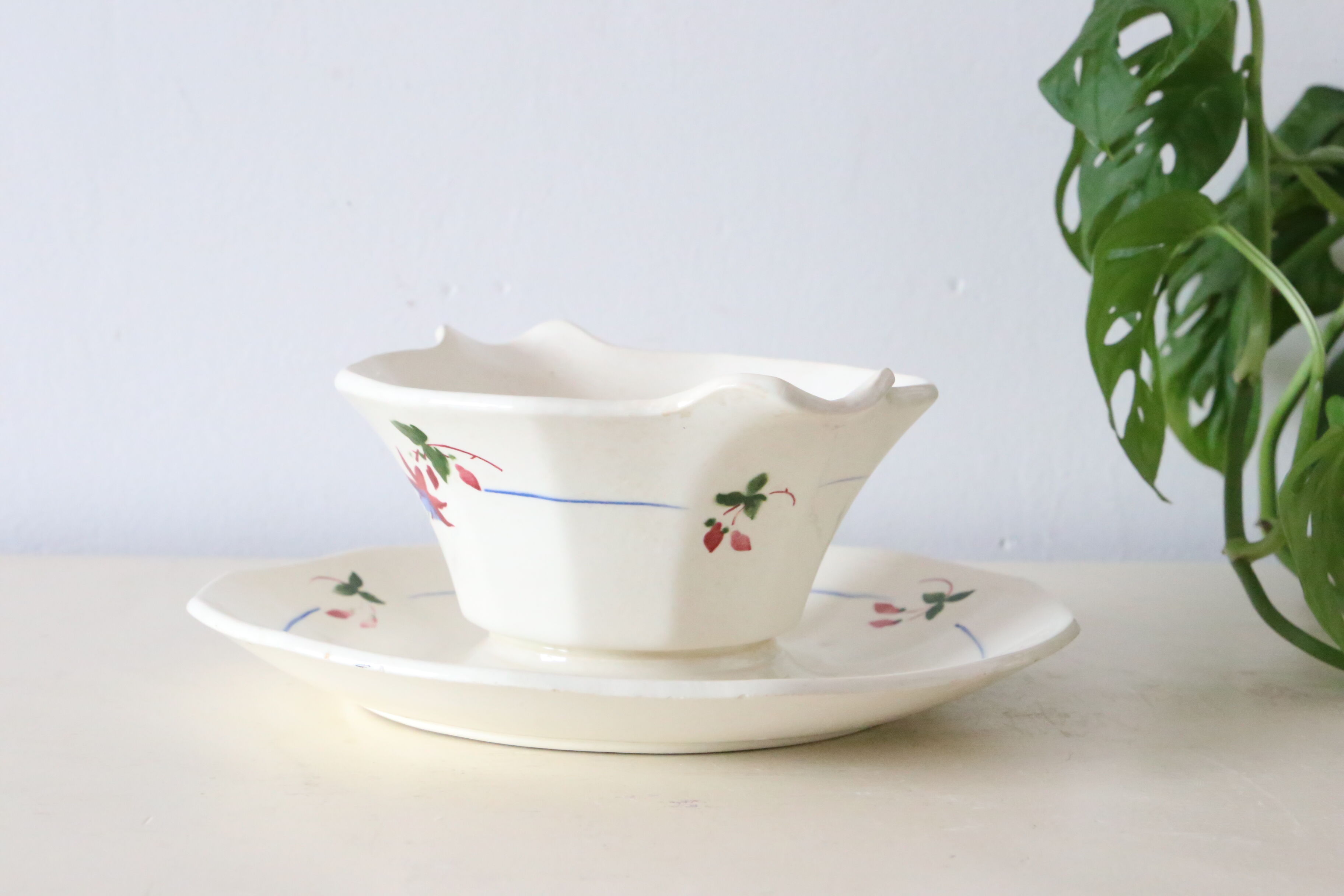Saucière Sarreguemines, ceramic, Bermuda décor,