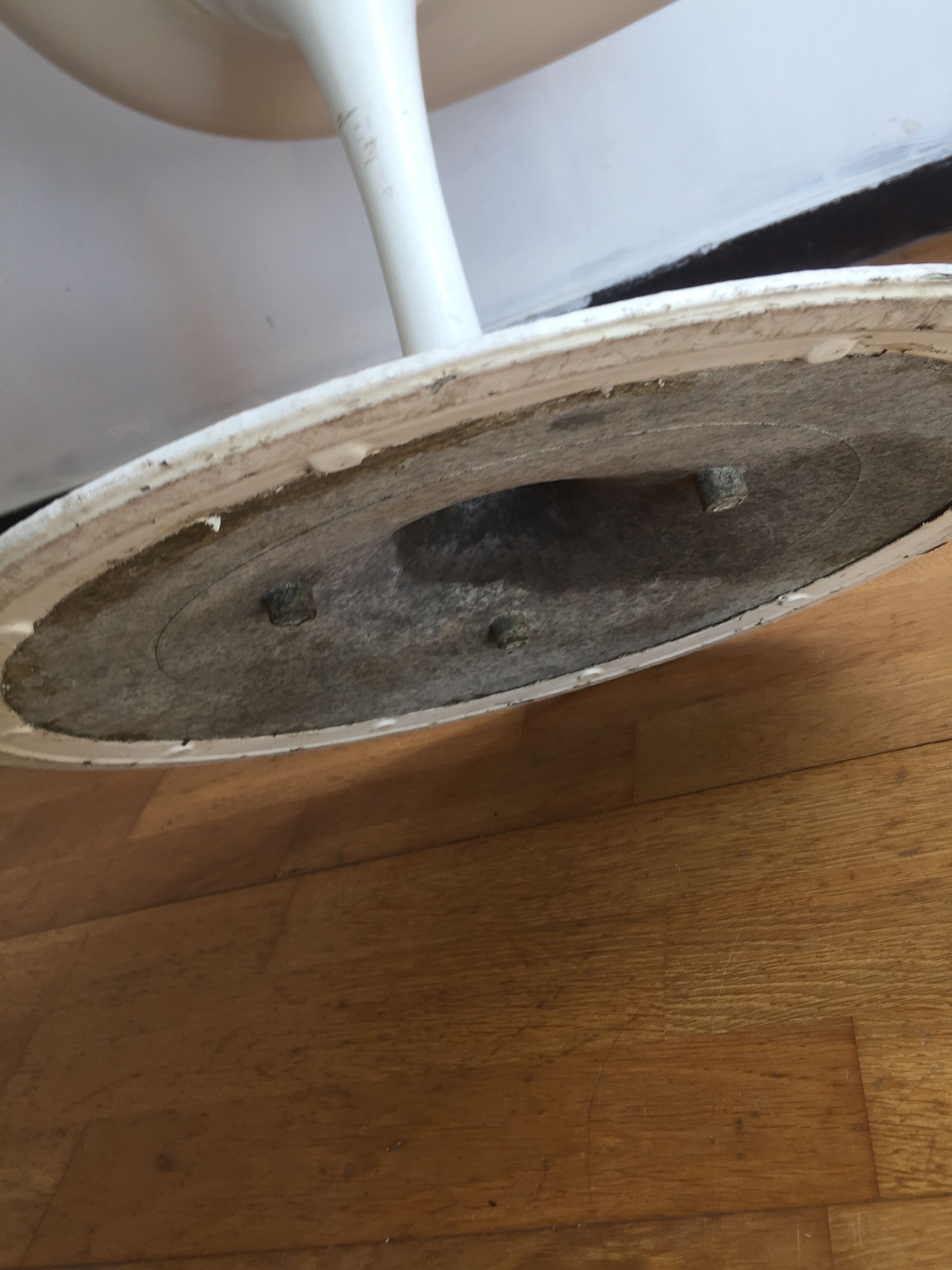 Tulip armchair by Eero Saarinen for Knoll