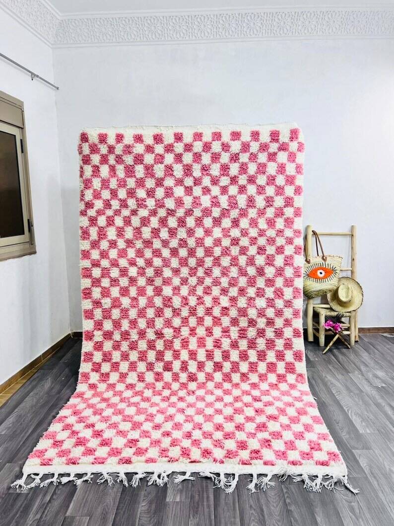 Traditional handmade Berber rug, size 2/3 m.