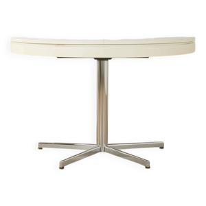 Table à manger papillon