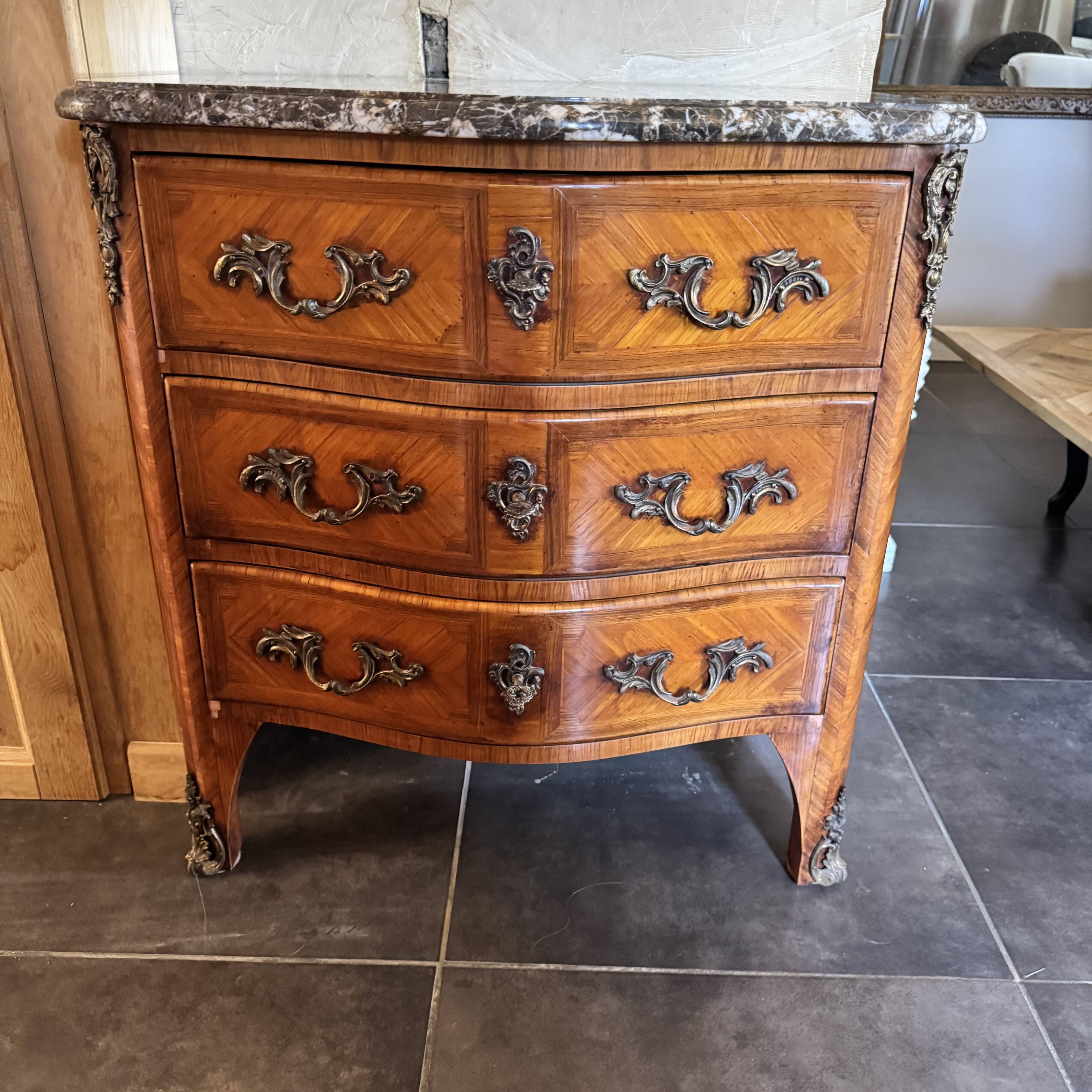 Small Louis XV Transition jump commode, Breccia marble, 79 cm