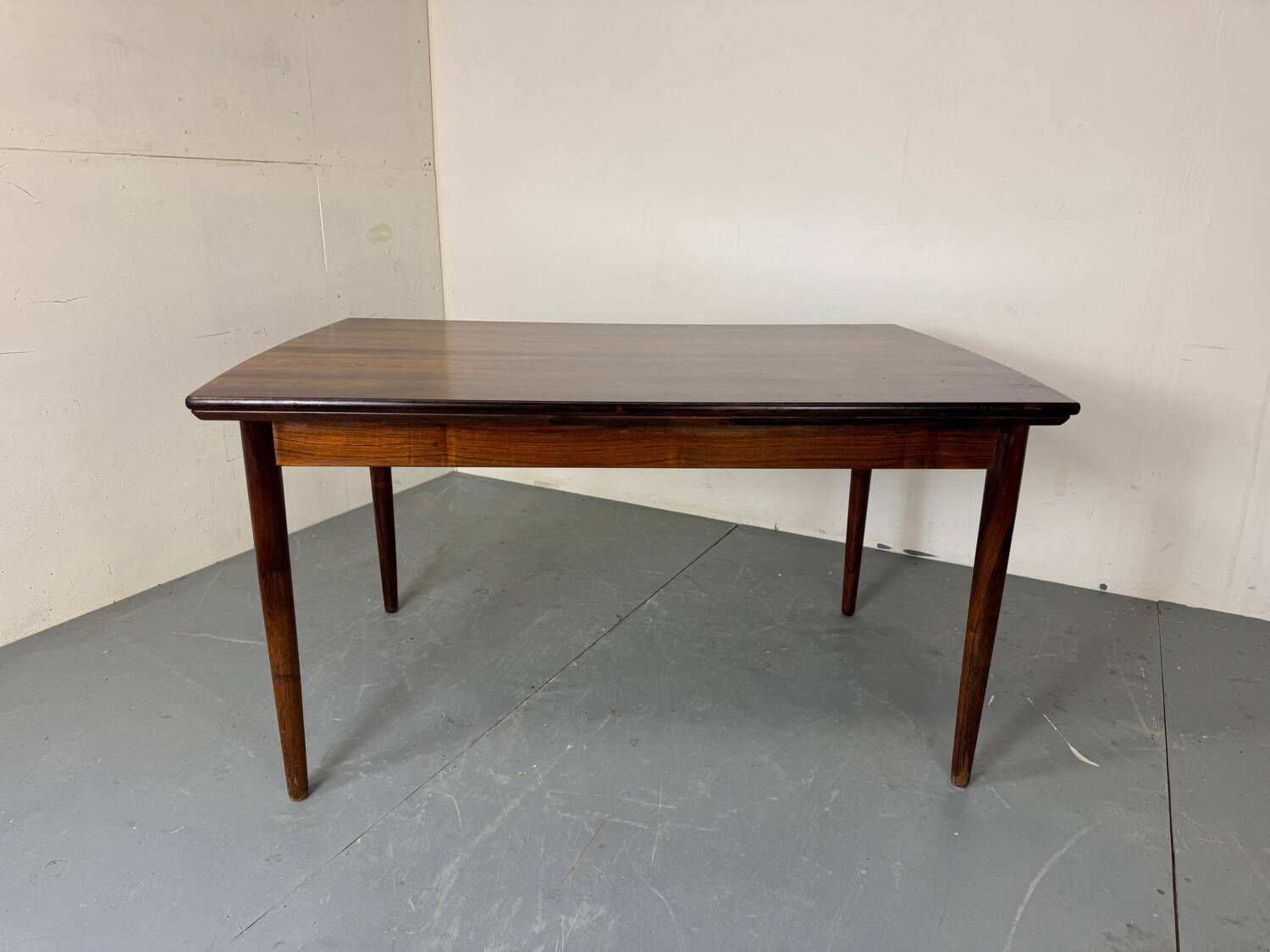 Vintage Danish Design Mid Century Modernist Rosewood extendable Rosewo