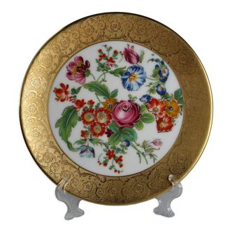 Decorative porcelain plate from the early 20th century