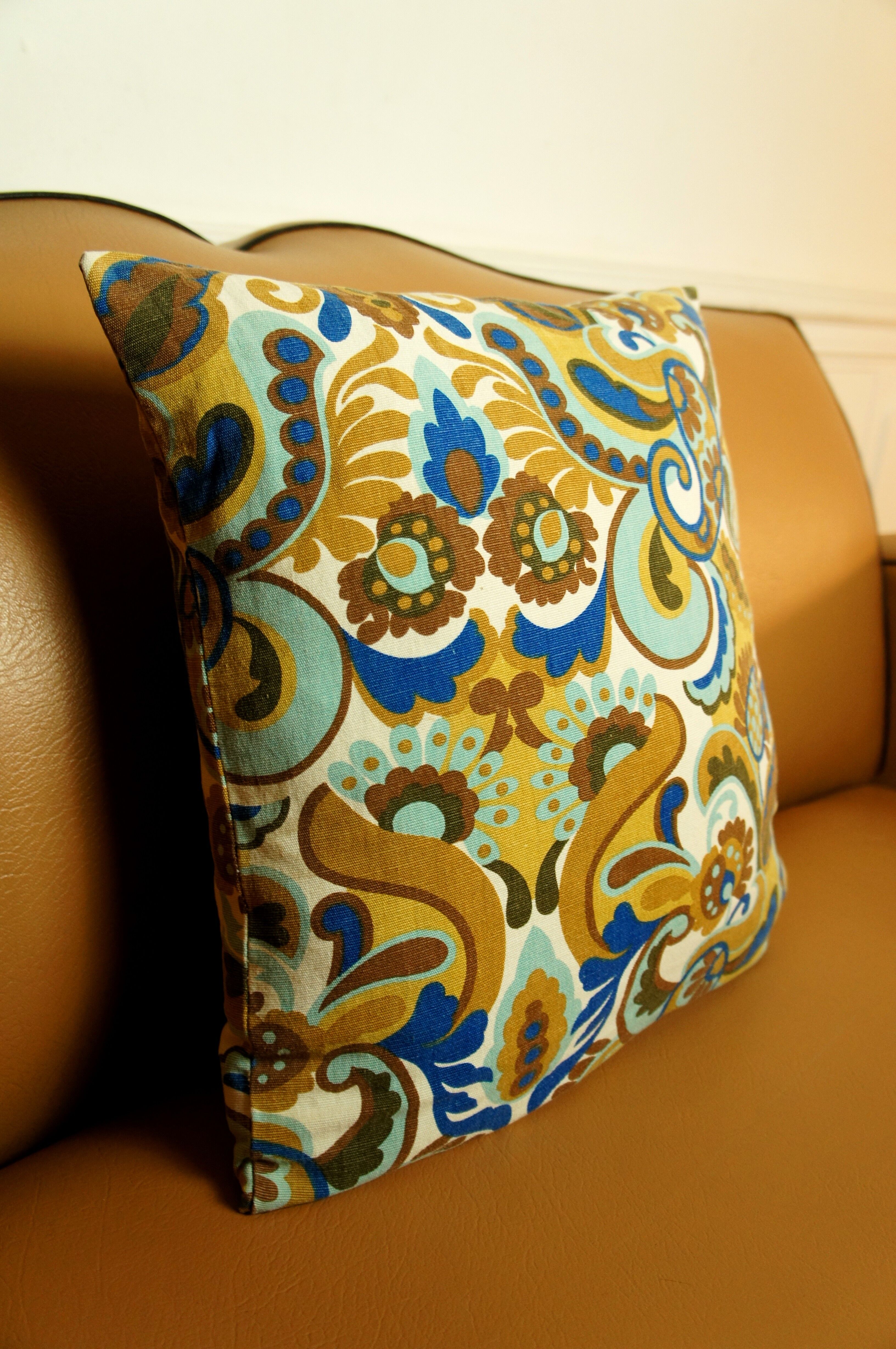 Vintage cushion 60s