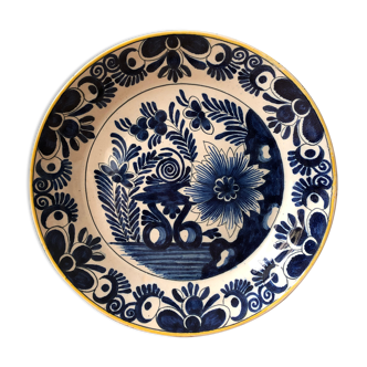 18th-century Delft earthenware plate