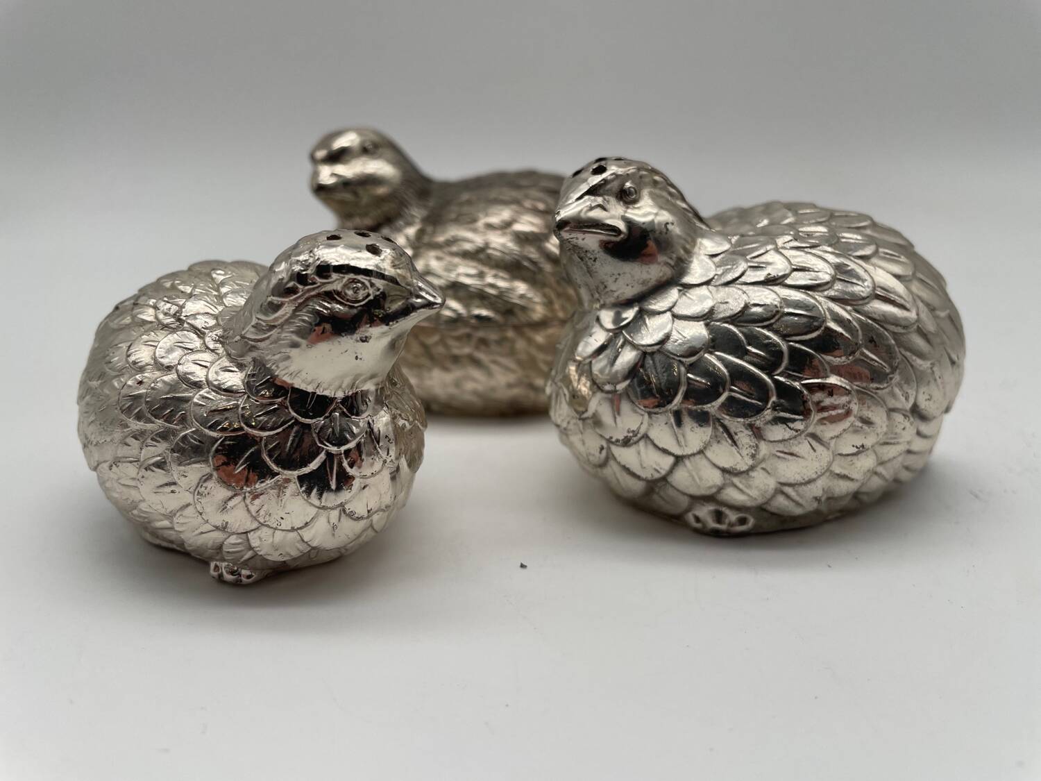 Salt shaker pepper and mustard bird in silver metal Gucci style