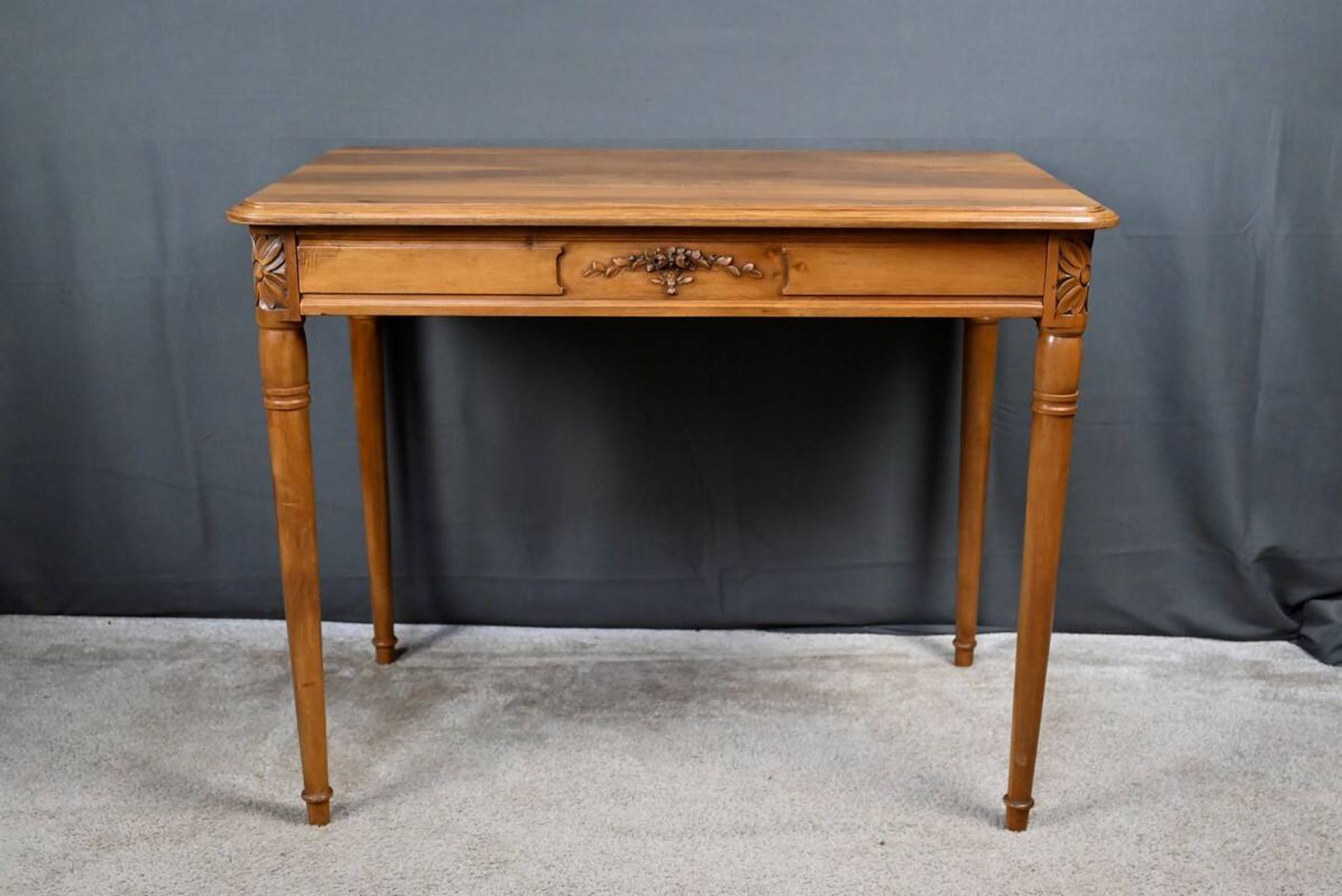 Table bureau en noyer, maison Henry Geneste – 1ère partie XXe
