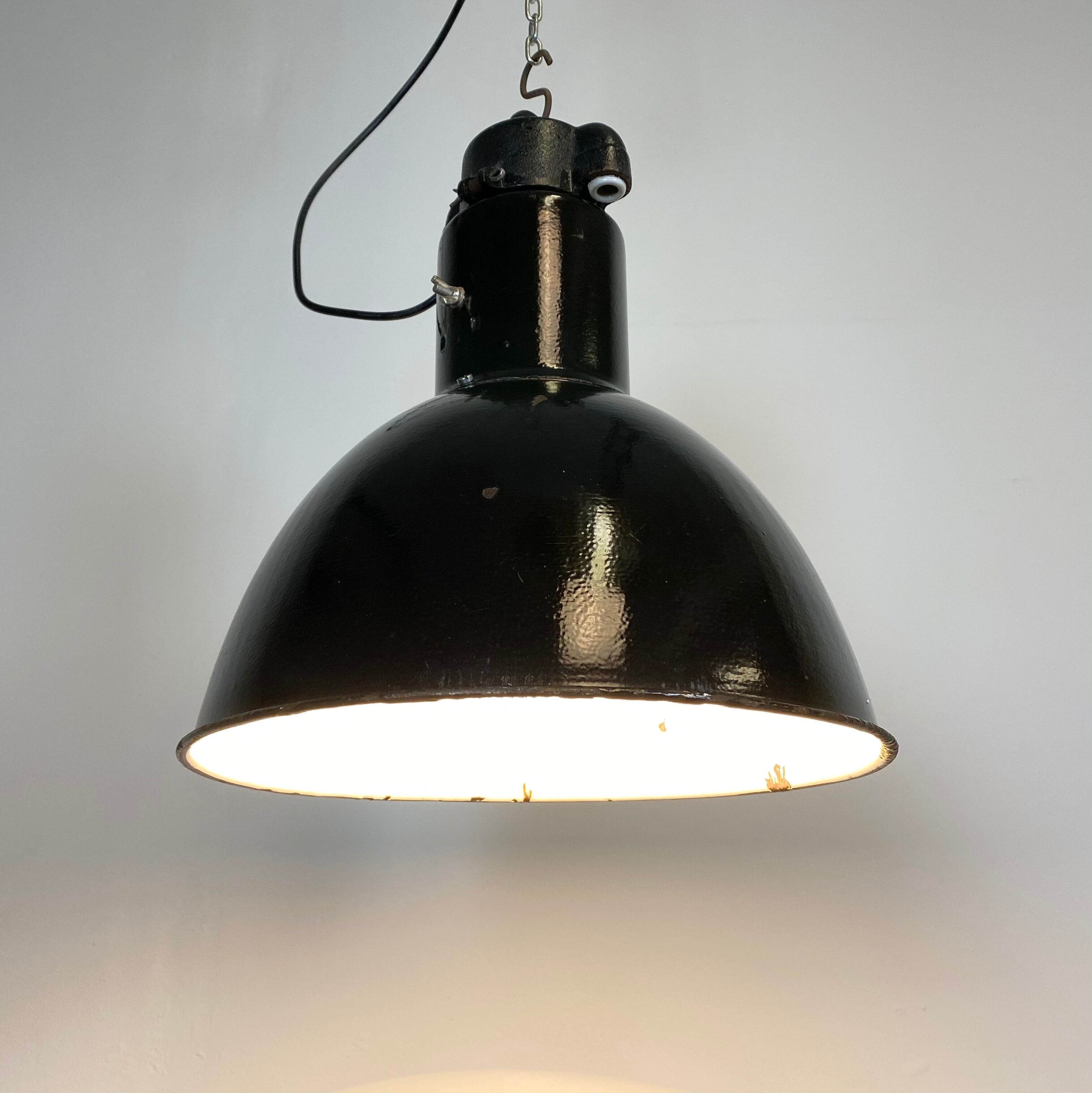 Industrial black enamel pendant light, 1930s