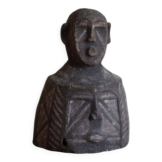 Mid-century decorative African wooden sculpture, made in the 1940s-50s.