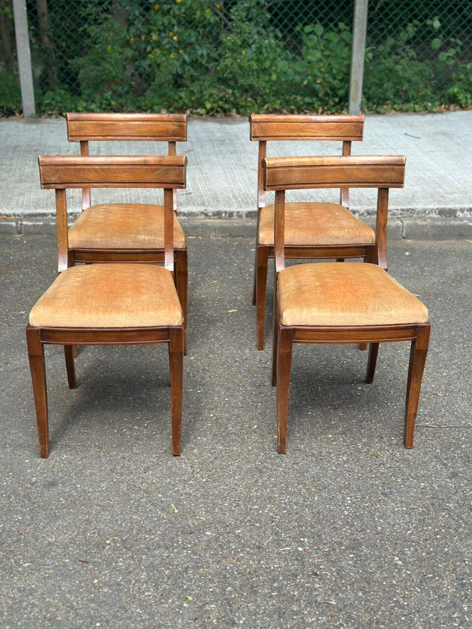 4 chaises de salle à manger en velours et bois massif, époque XIXème
