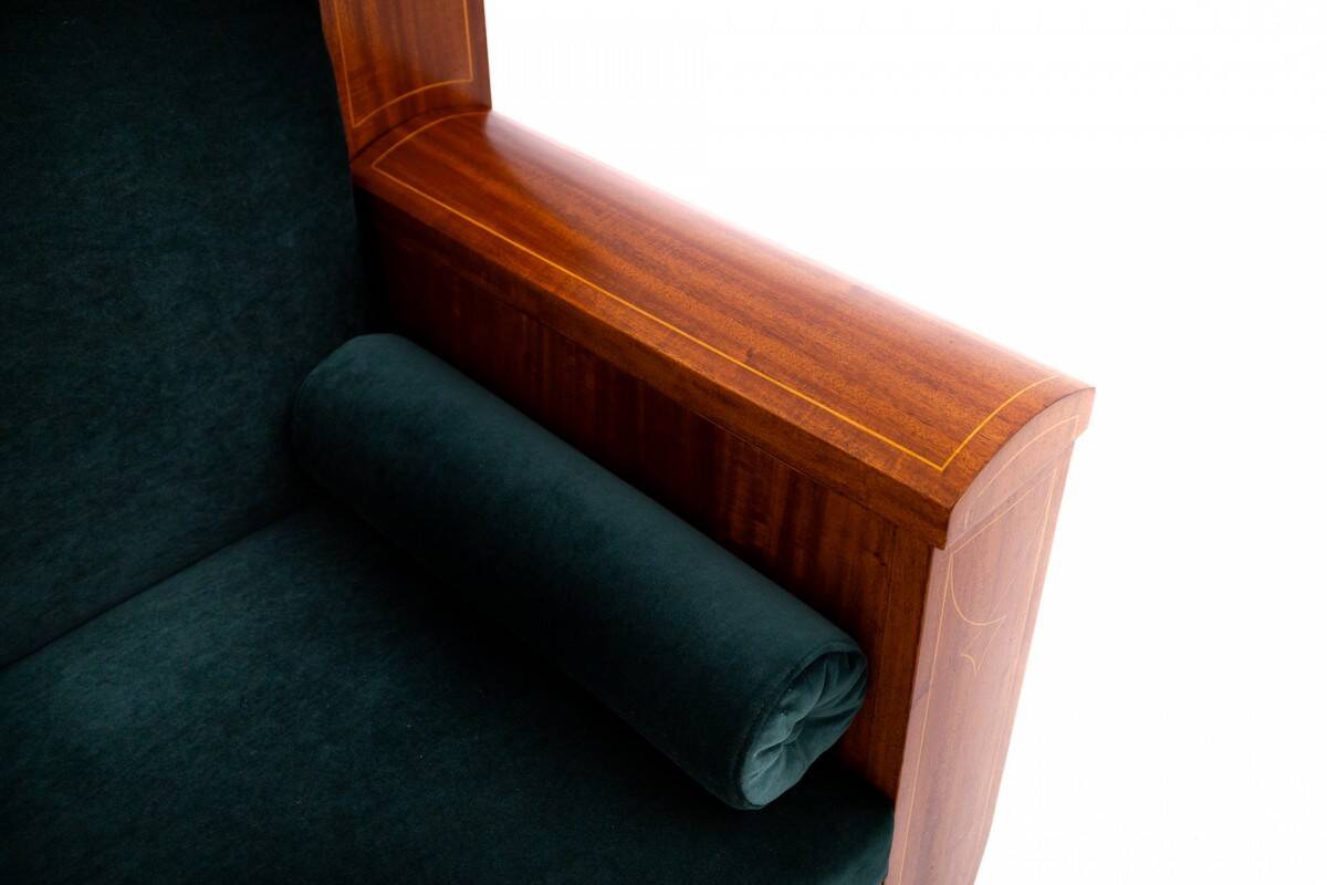 Canapé ancien d'Europe du Nord, vers 1890.