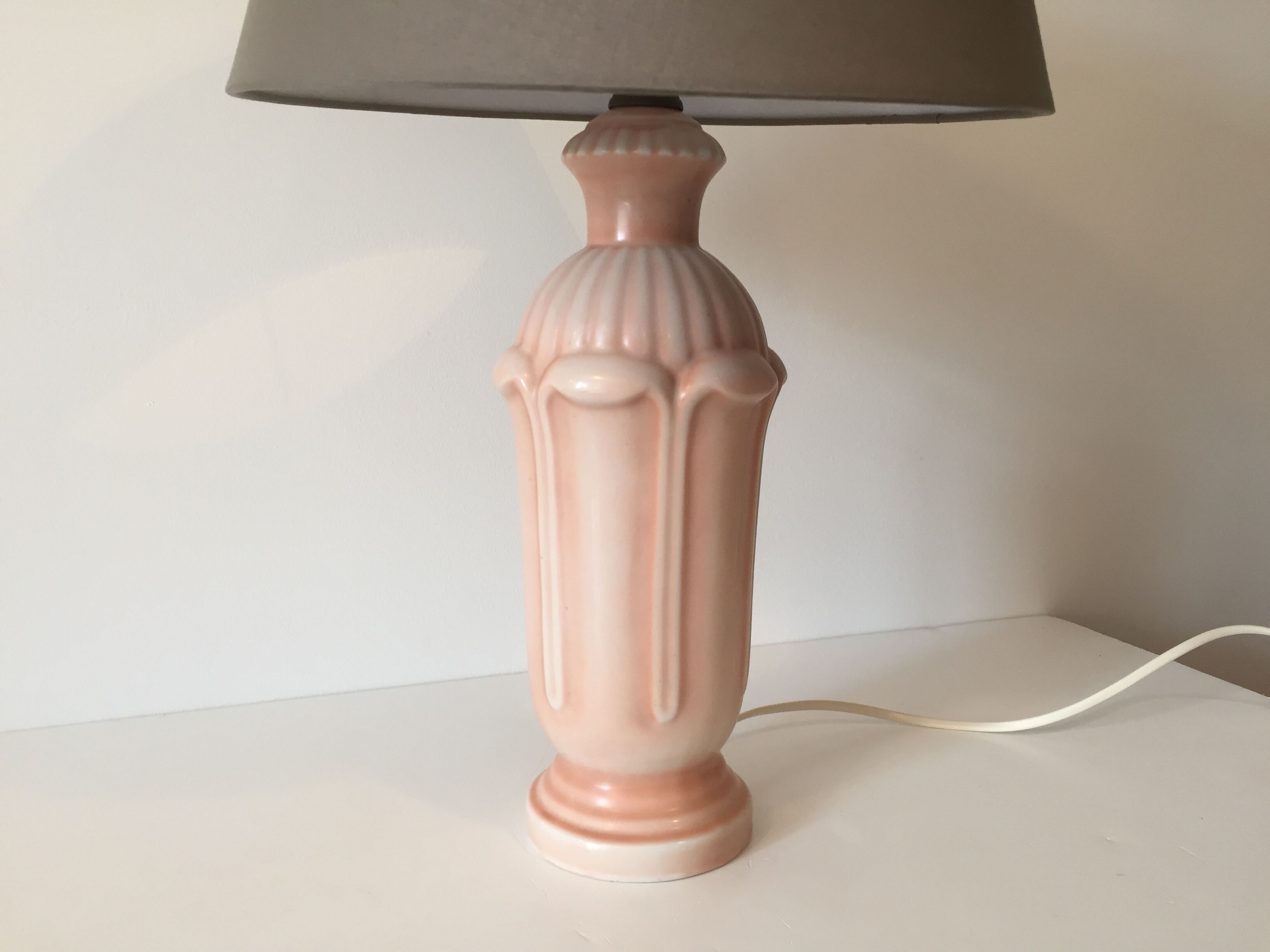 Pink ceramic lamp patinated way