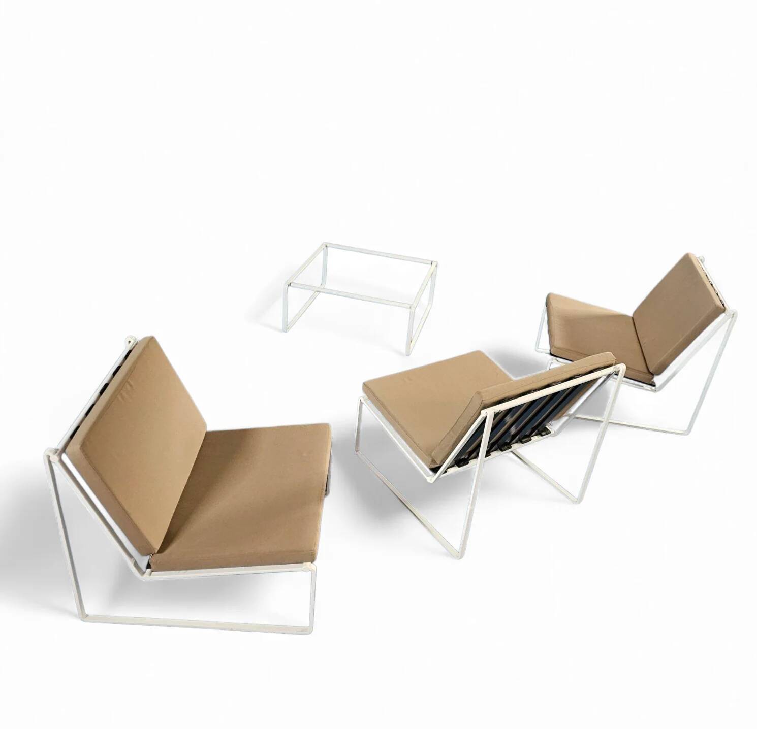 Chaises longues Kho Liang Ie 024 / table basse / Artifort 1962