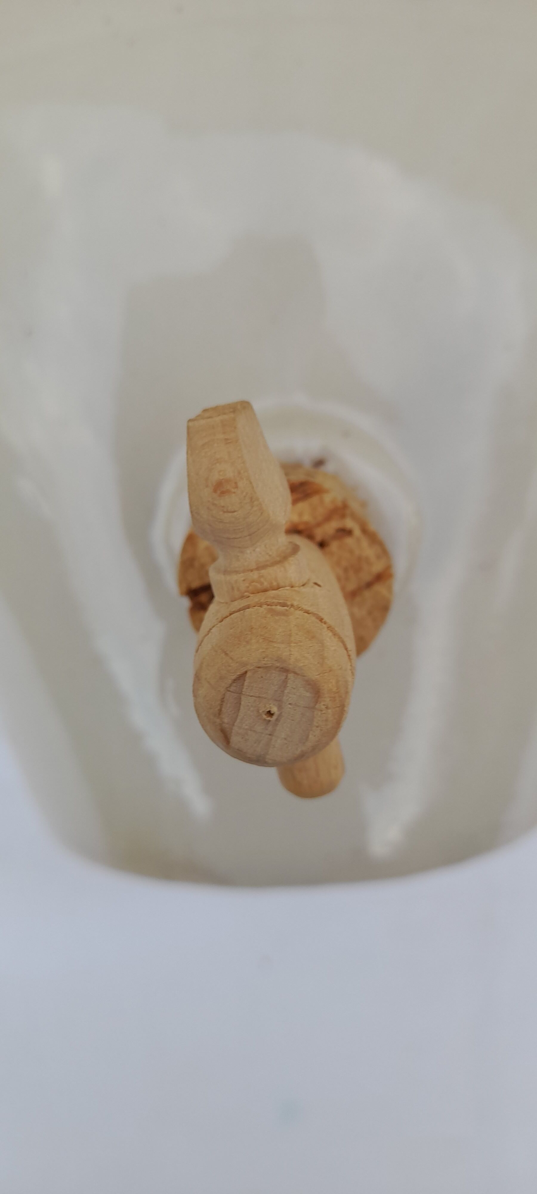 Vinaigrier en grès émaillé blanc