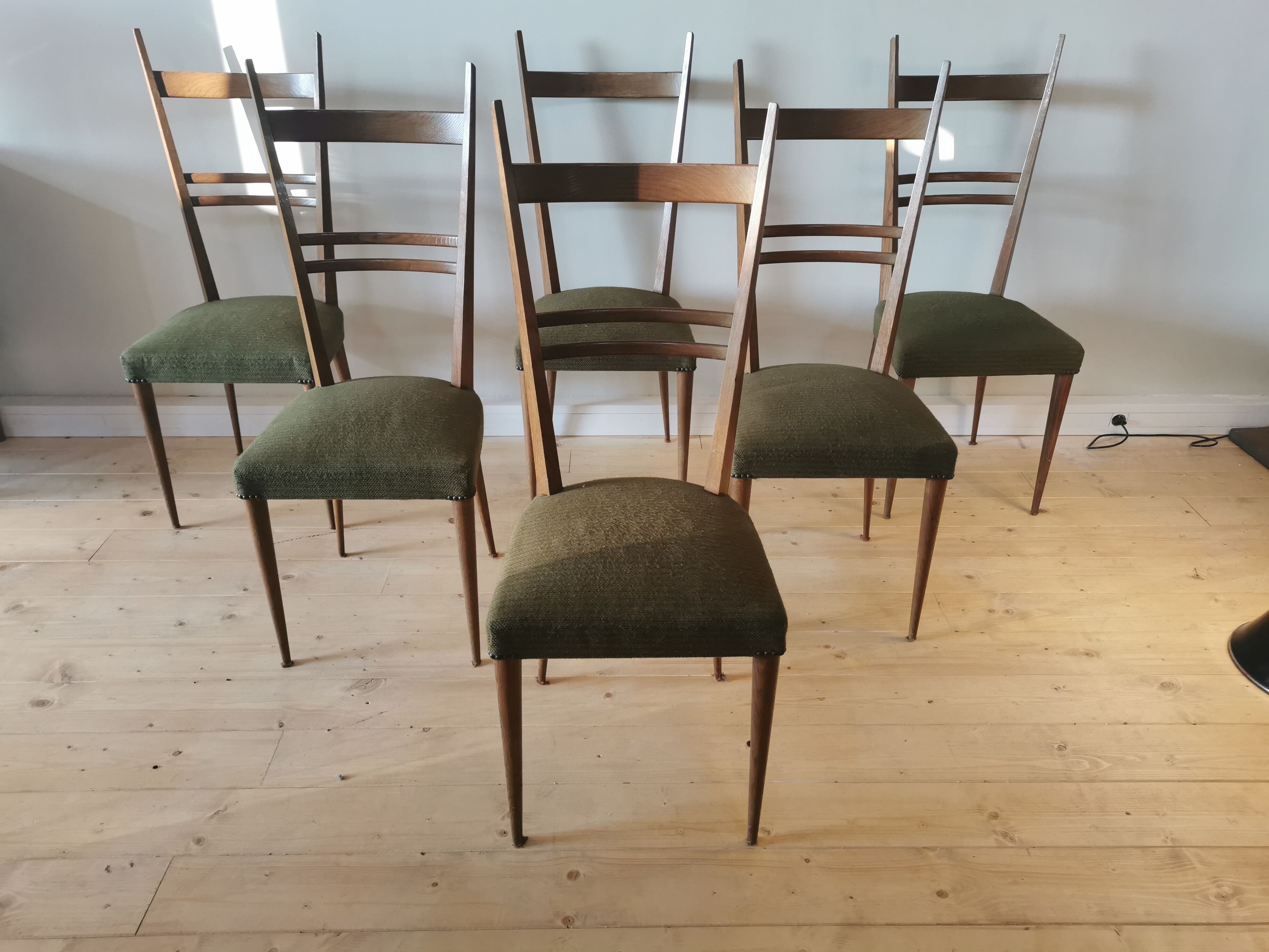 Lot of 6 Italian oak chairs from the 60s