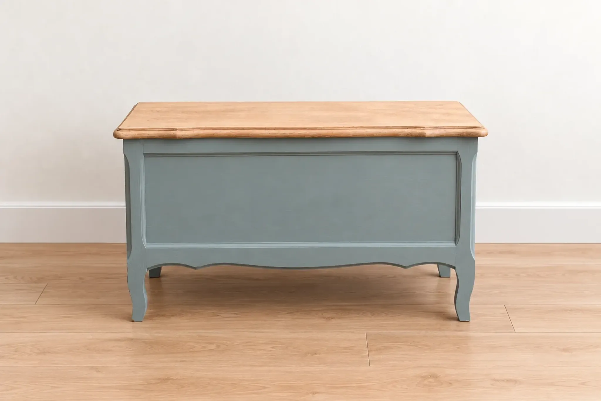 Renovated antique chest in grey-green – natural wood lid – vintage storage 90 cm