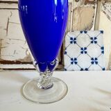 Soliflore ancien en verre bleu