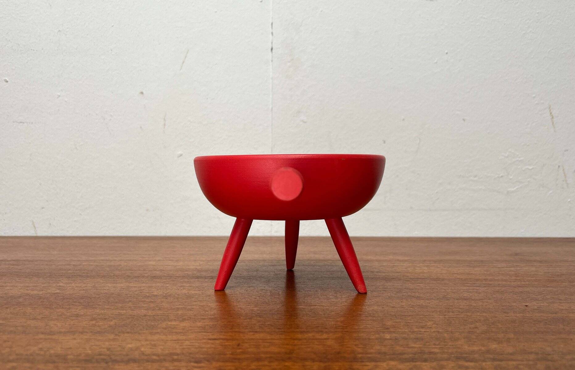 Mid-Century Modern Red Tripod Bowl in Wood from Paavo Asikainen, Finland, 1960s