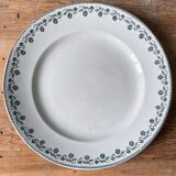 Old round plate in earthenware Moulin des Loups and Hamage, Georgette model