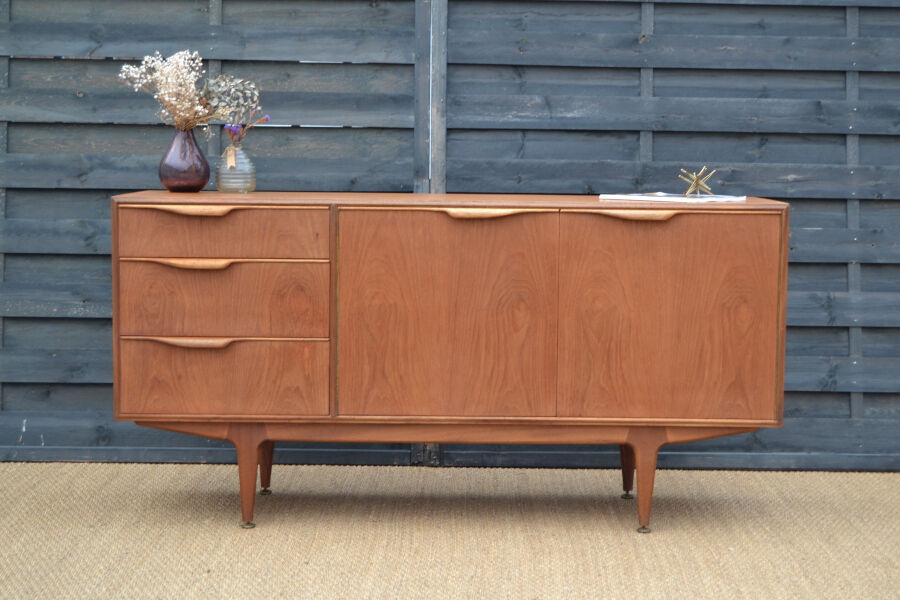 Scottish enfilade by McIntosh * 152 cm