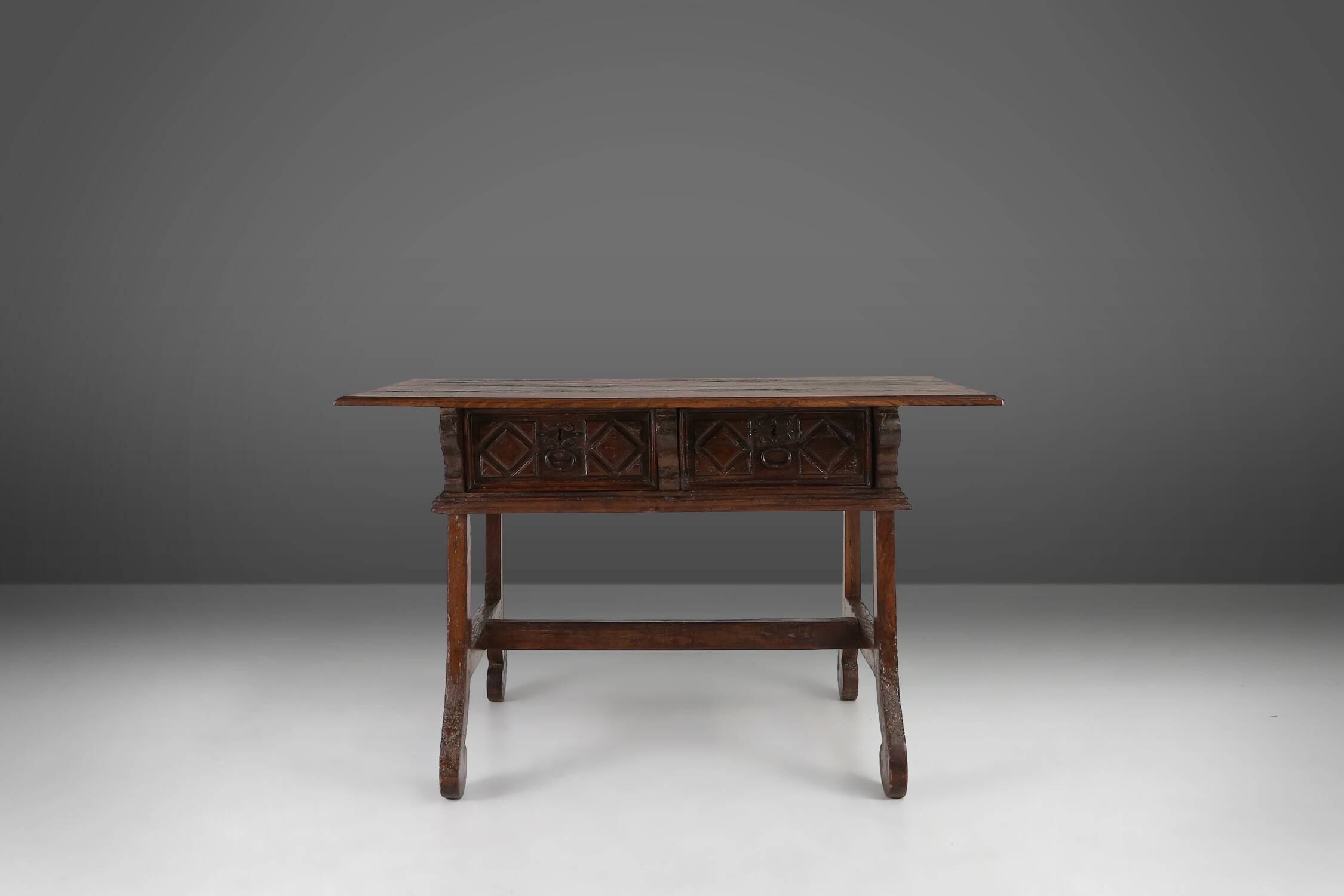 Antique oak Spanish console table with handcrafted drawers, 18th century