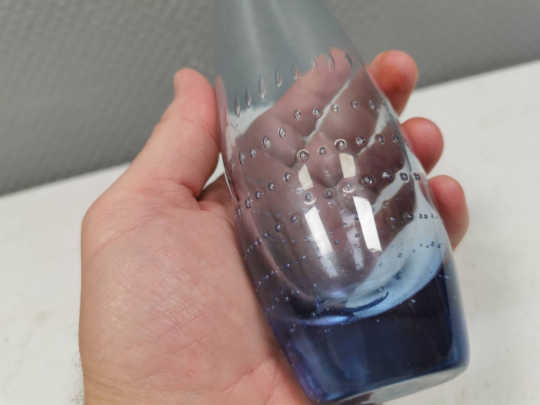 Vase finlandais en verre bleu