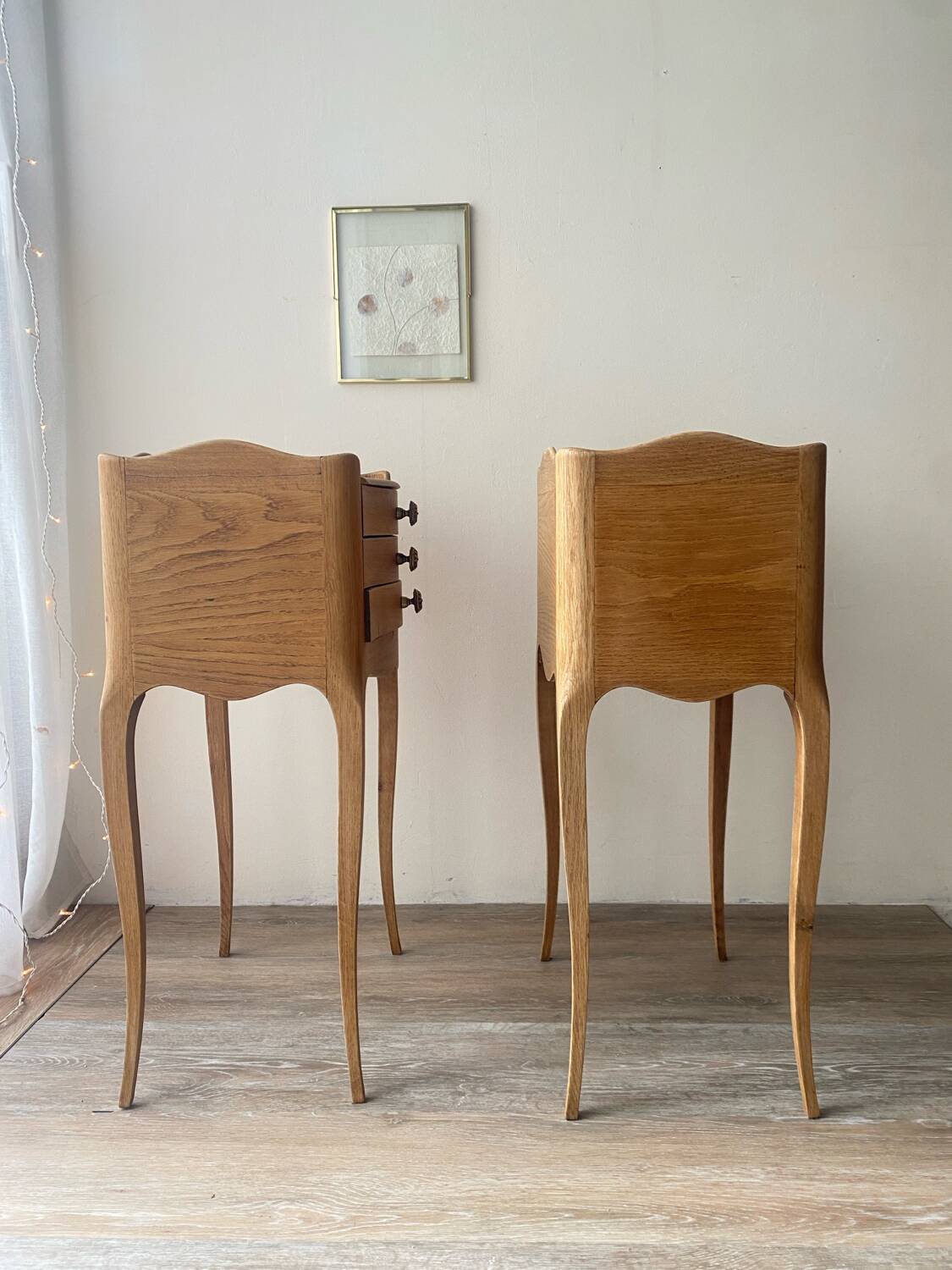 Paire de chevets en chêne - style Louis XV rustique- bois blond brut
