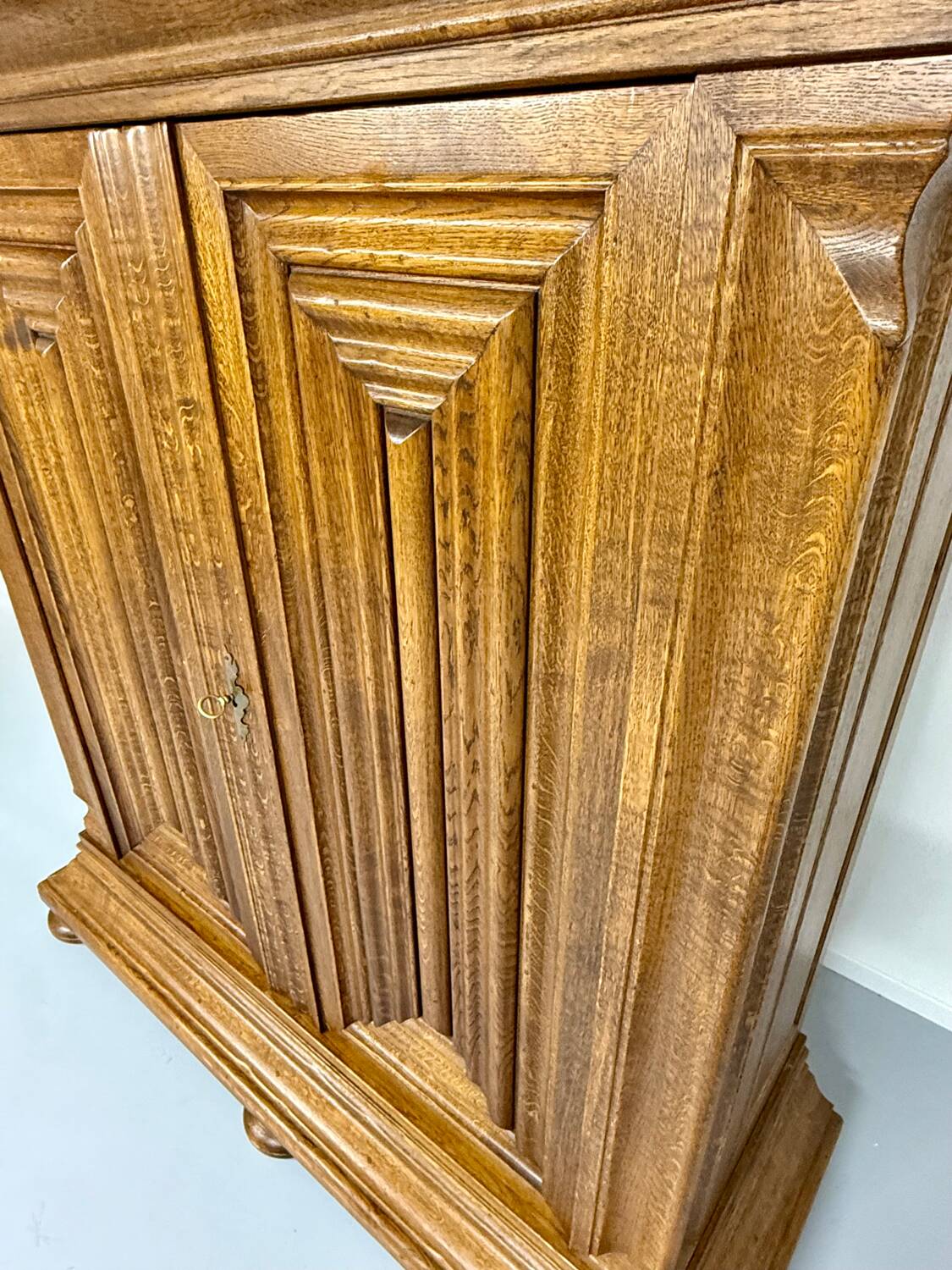 Frankfurt solid wood wardrobe geometric shape vintage wardrobe