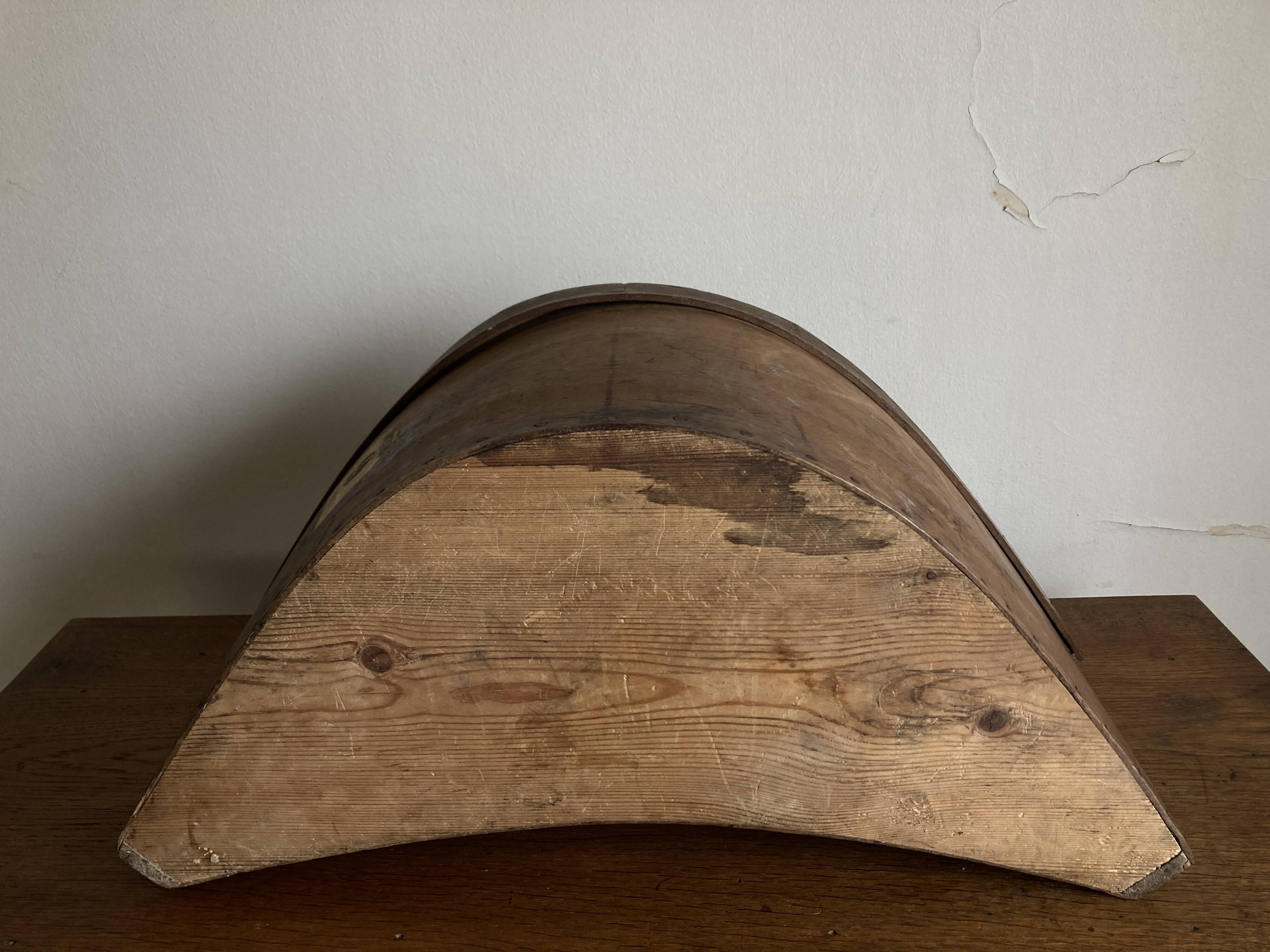 Boite neo classique en bois courbé 19e 1860