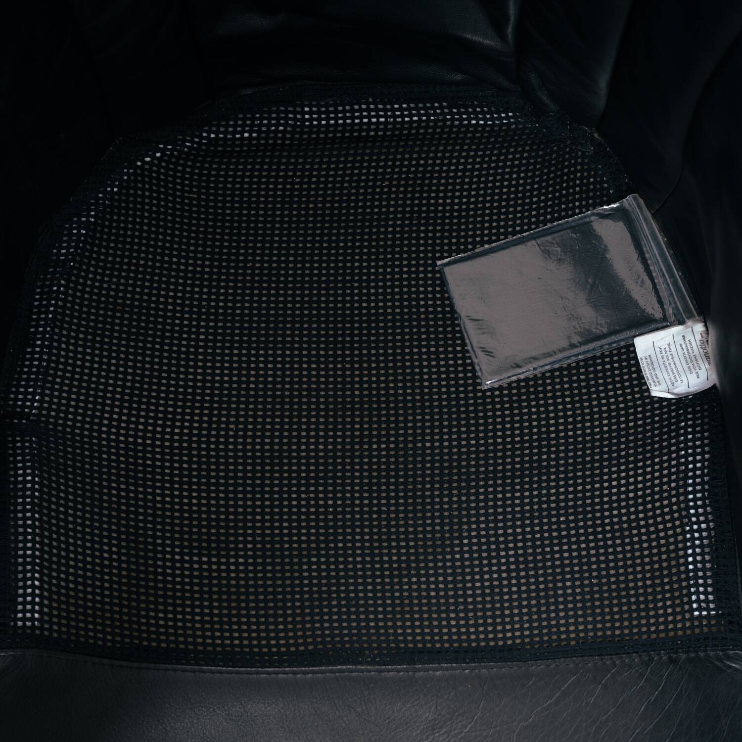 Zanotta onda black leather lounge chair, Italy 1980s