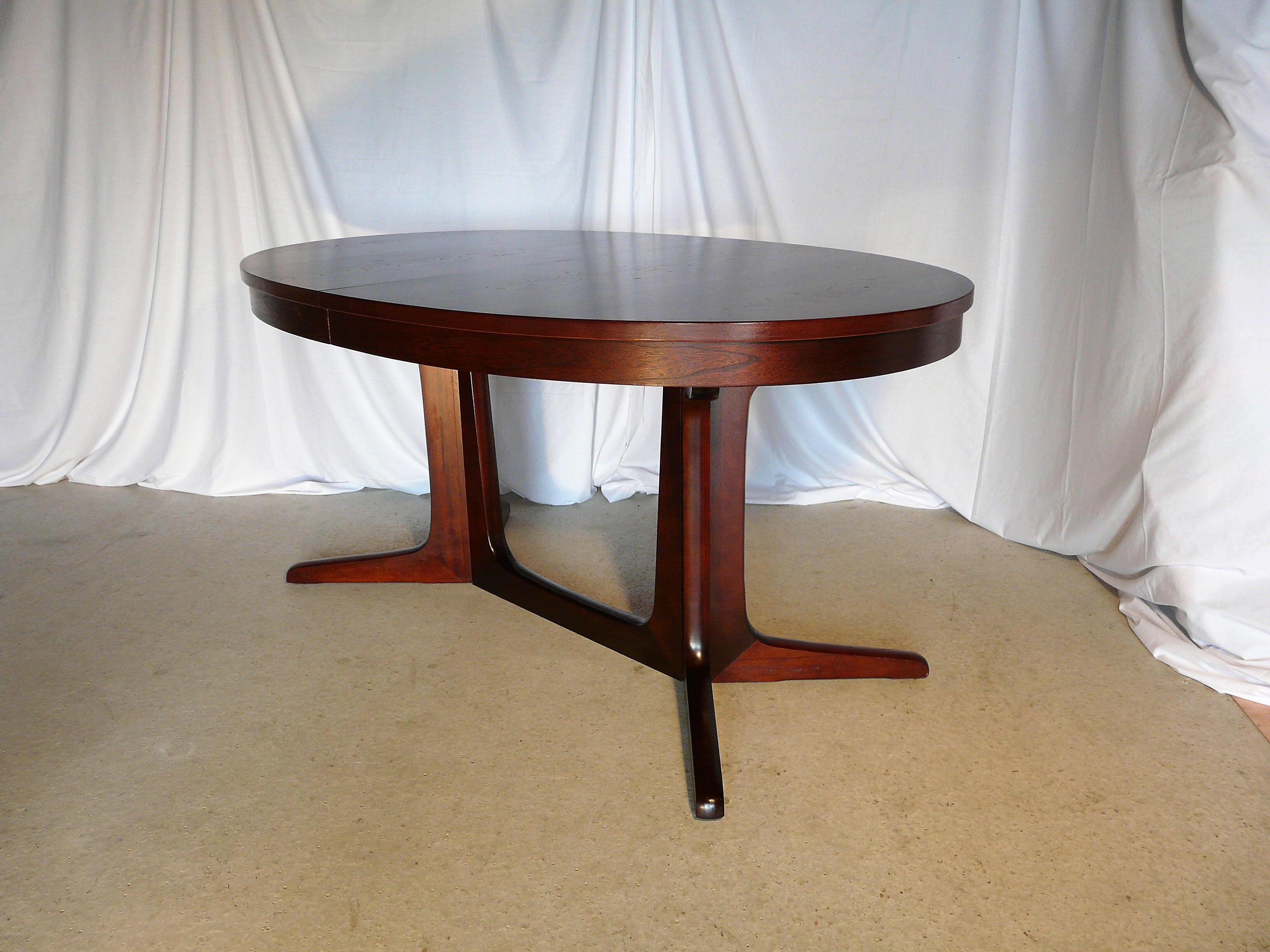 Baumann vintage Scandinavian extendable oval table