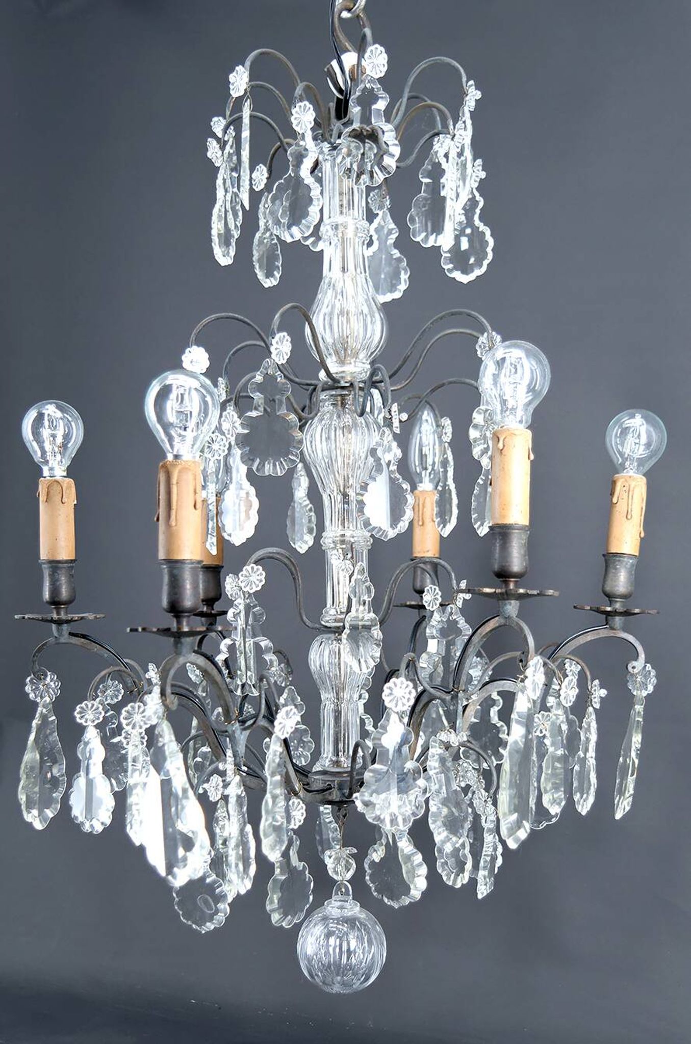 Important bronze chandelier, Baccarat crystal, Louis XV style, 1900.