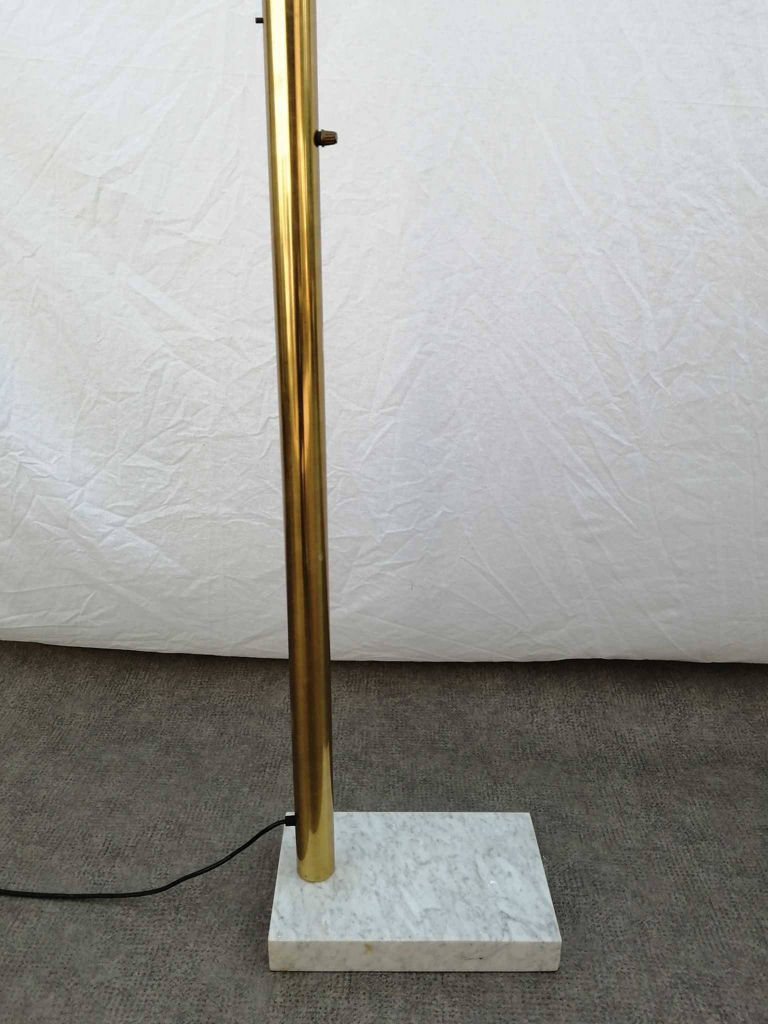 Floor lamp arc 3 globes, Space age in brass and marble by Goffredo Reggiani 1960