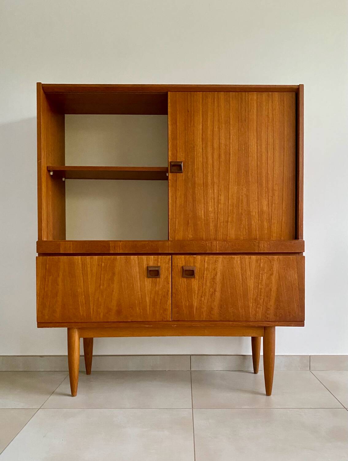 Royal Board Golden High Sideboard