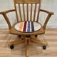 Fauteuil pivotant et inclinable bois massif.