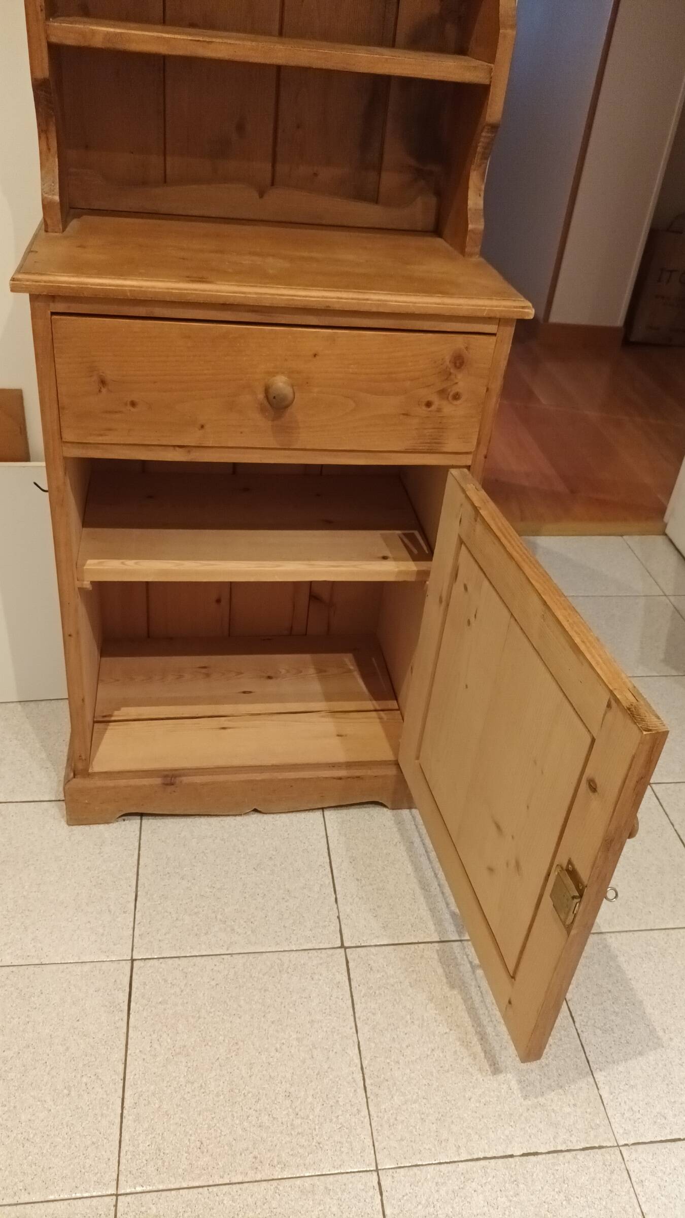Small pine dresser in English style