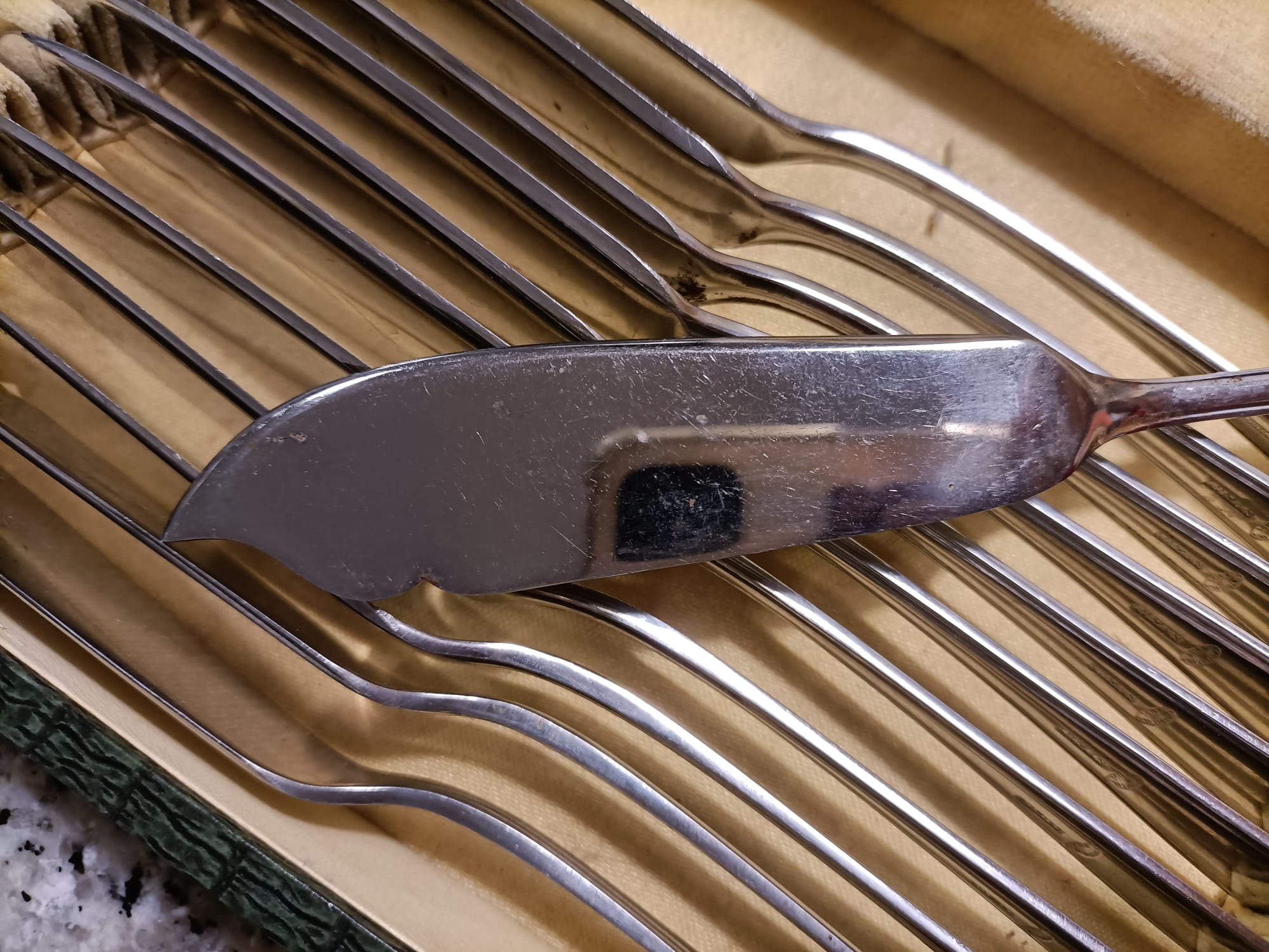 Ménagère de couverts à poisson en inox Art Déco
