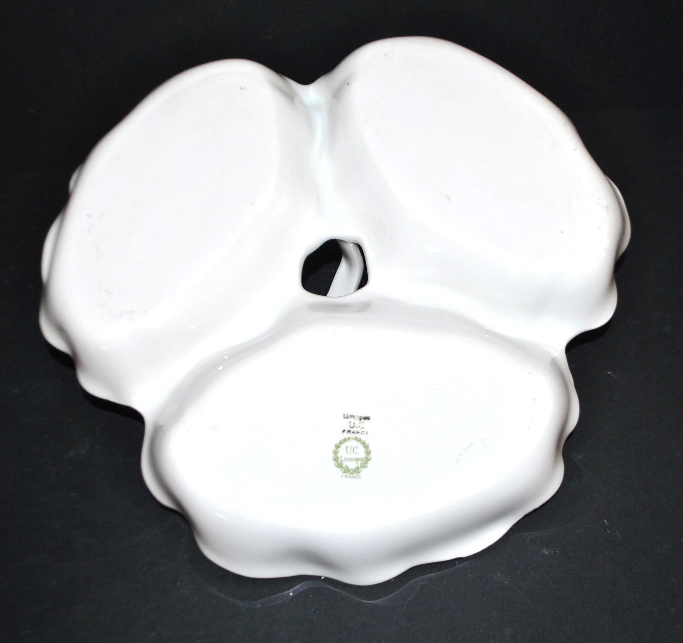 Limoges coupe mendiant polylobé en porcelaine U&C
