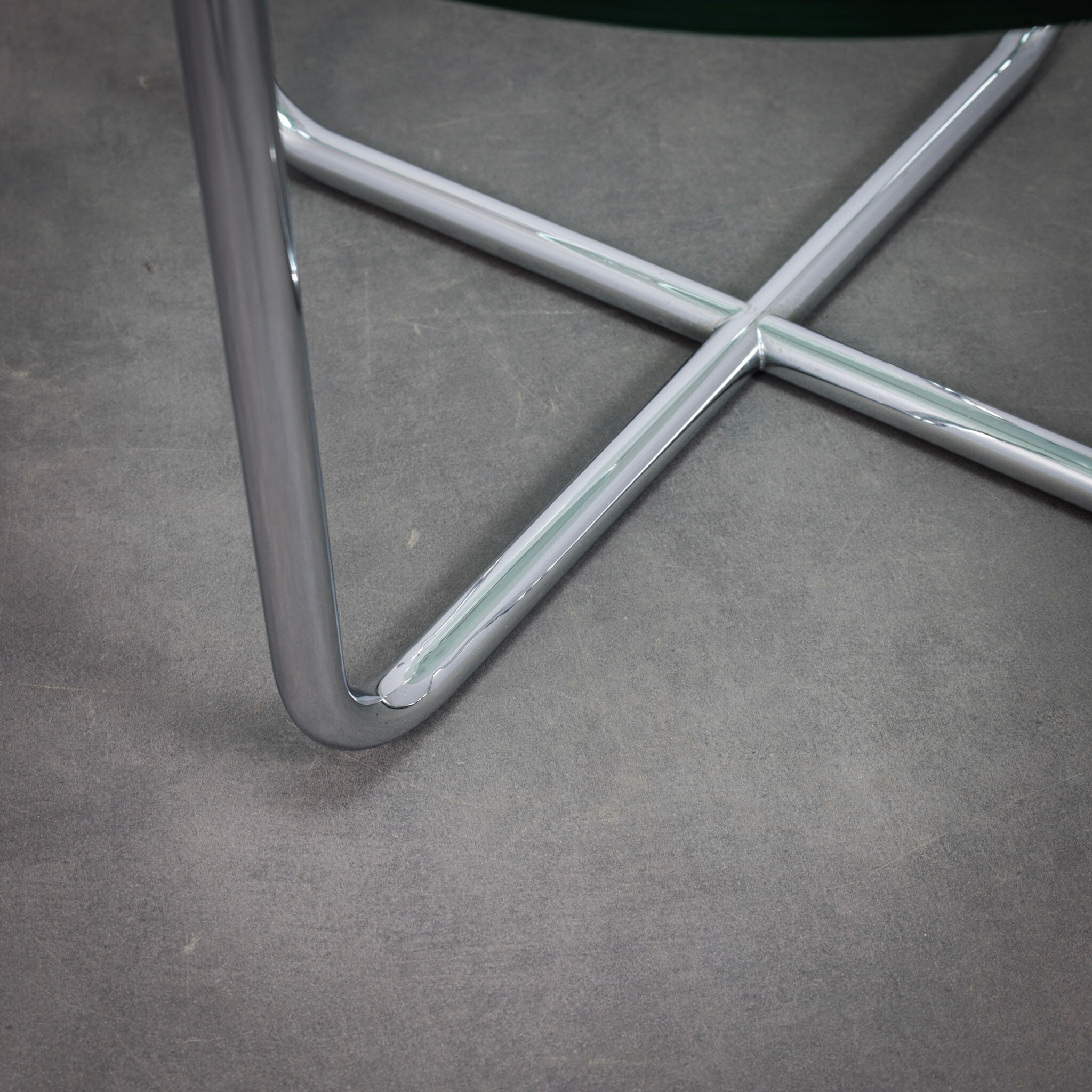Bauhaus side table model 425 by Dutch Originals, 1990s.