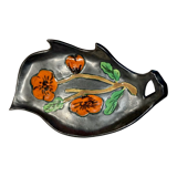 Ceramic dadish with flower decoration