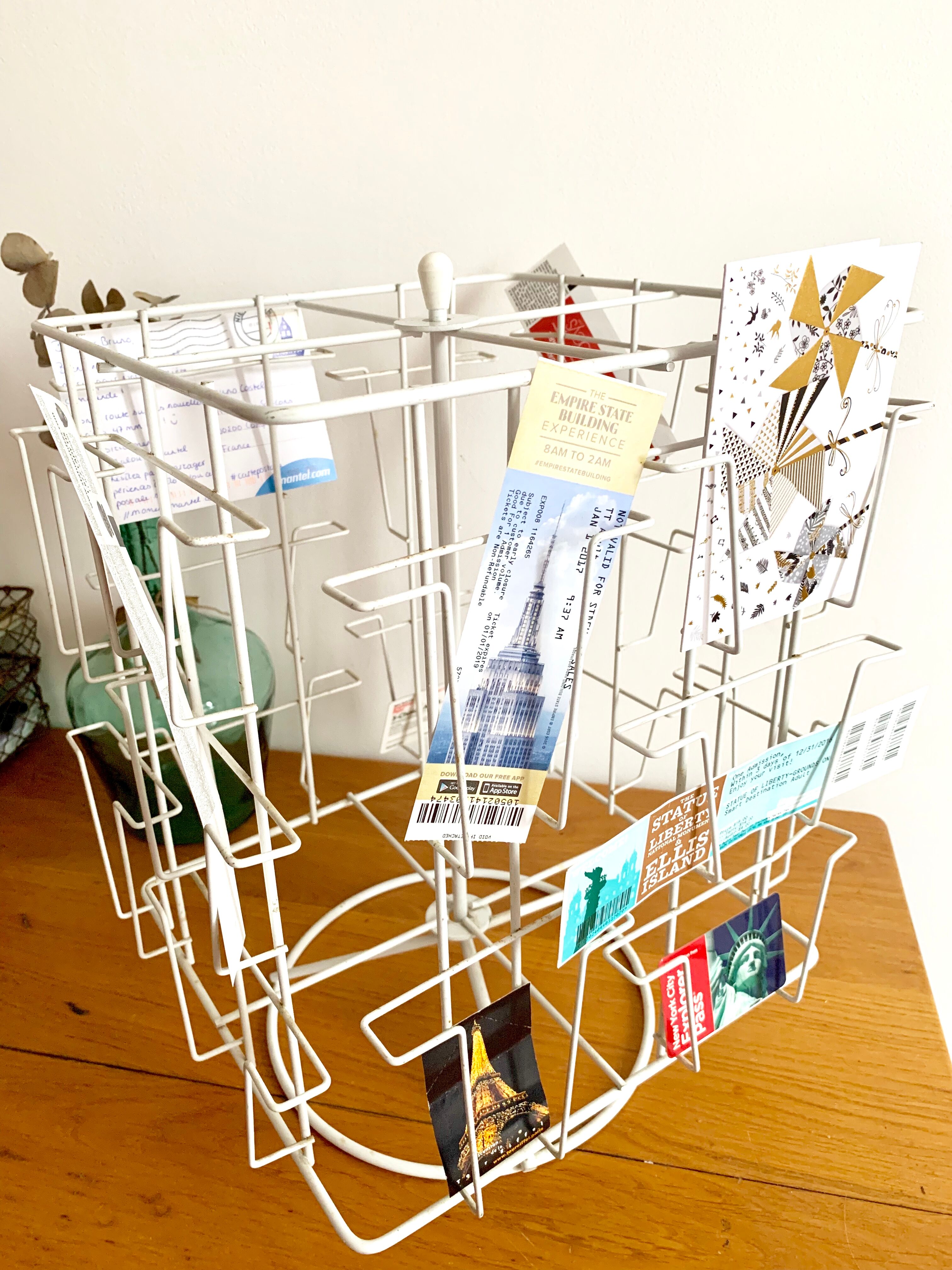 Display turnstile postcards