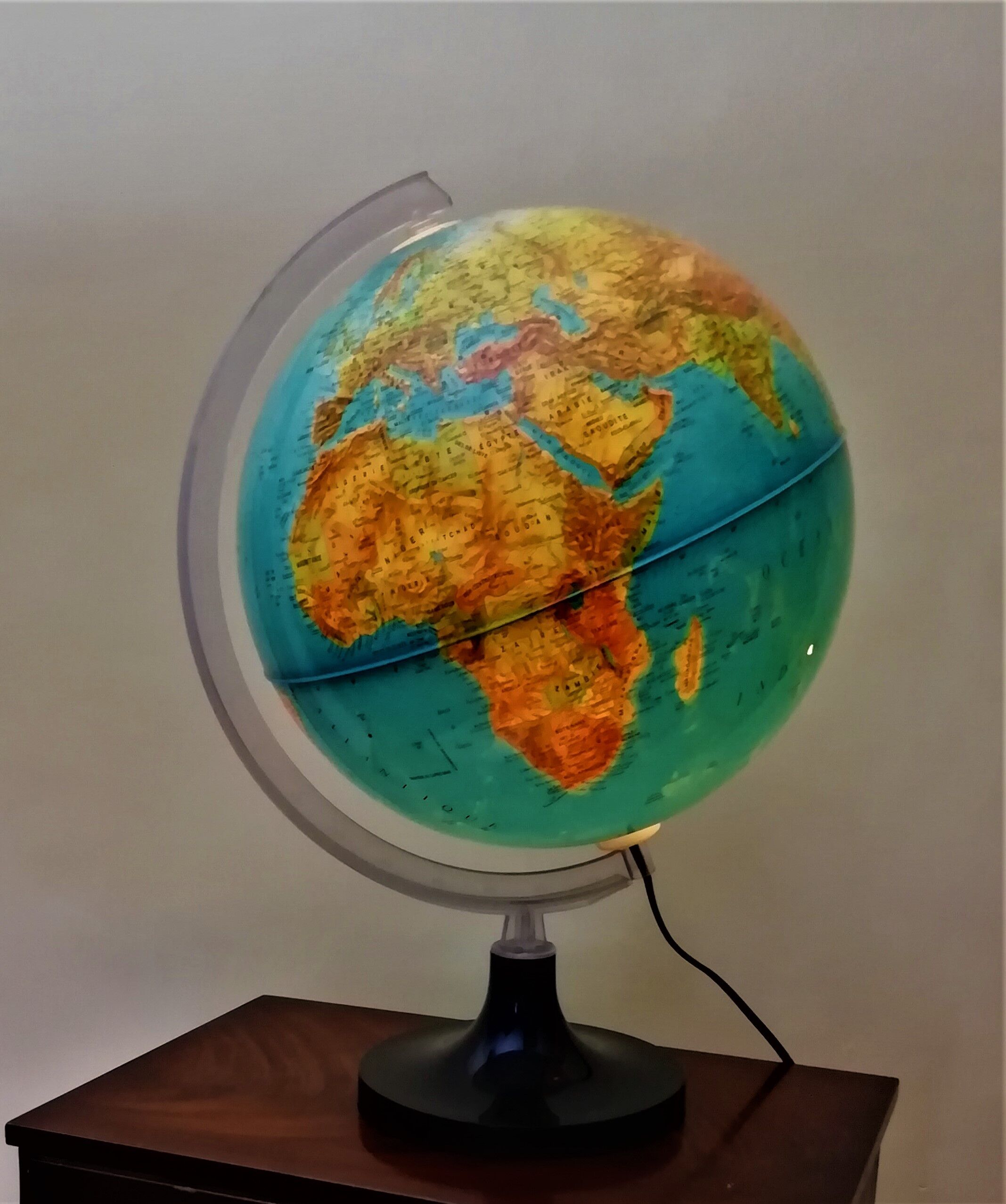 Bright globe of the 1970s