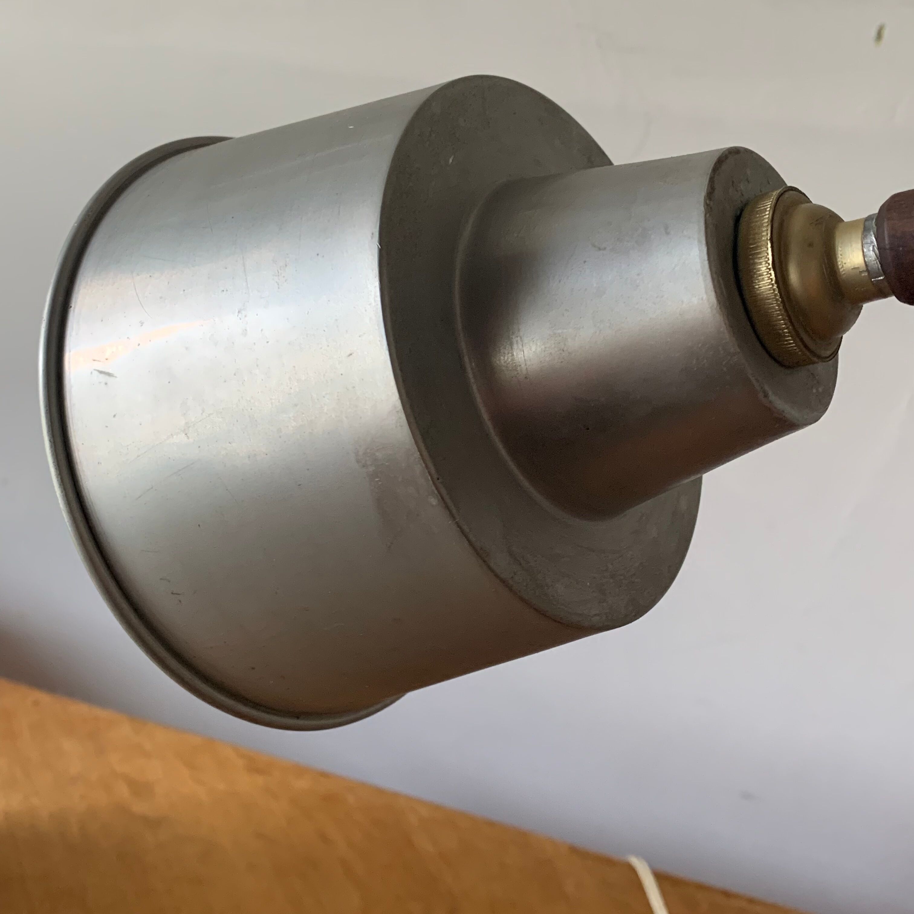 Articulated lamp in wood and vintage metal