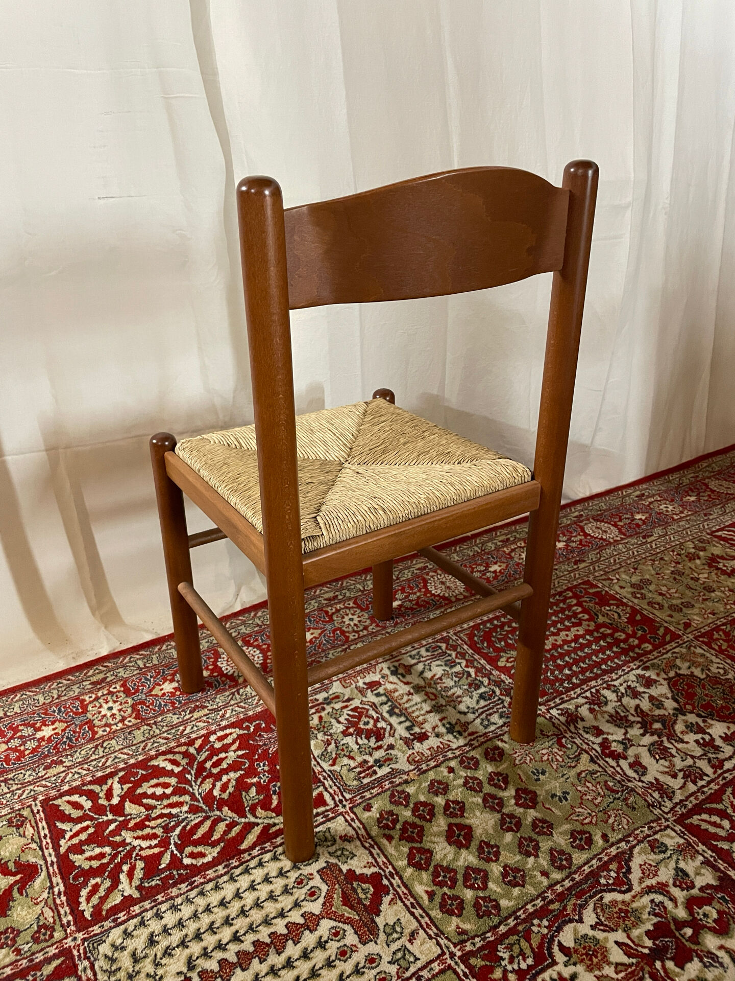 36 chaises vintage en hêtre et paille – Vente par lots – Grande série 